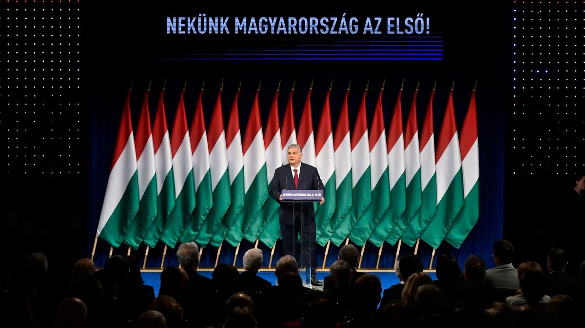 Orbánův velký projev: Liberálové jsou jen komunisté s diplomem